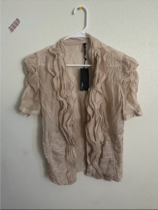 Moni & co Jackets & Blazers - 🎀Beige Ruffle-Front Short Sleeve Jacket - Women